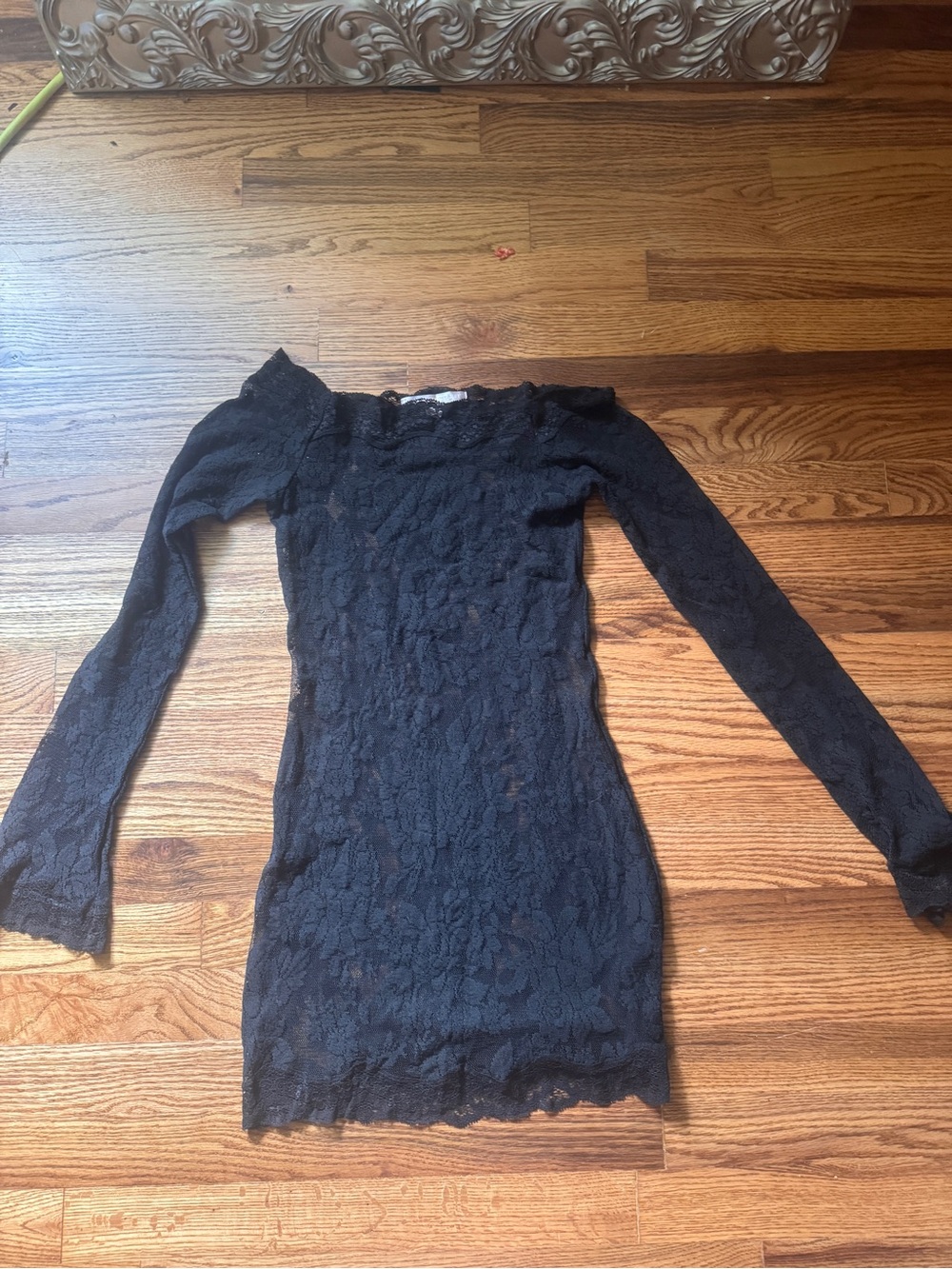 Vintage Victoria’s Secret Black Lace Long-Sleeve Bodycon Dress